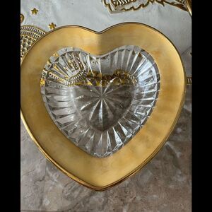 Beautiful vintage crystal gold trim heart shaped candy dish, great shape, 7.5x7